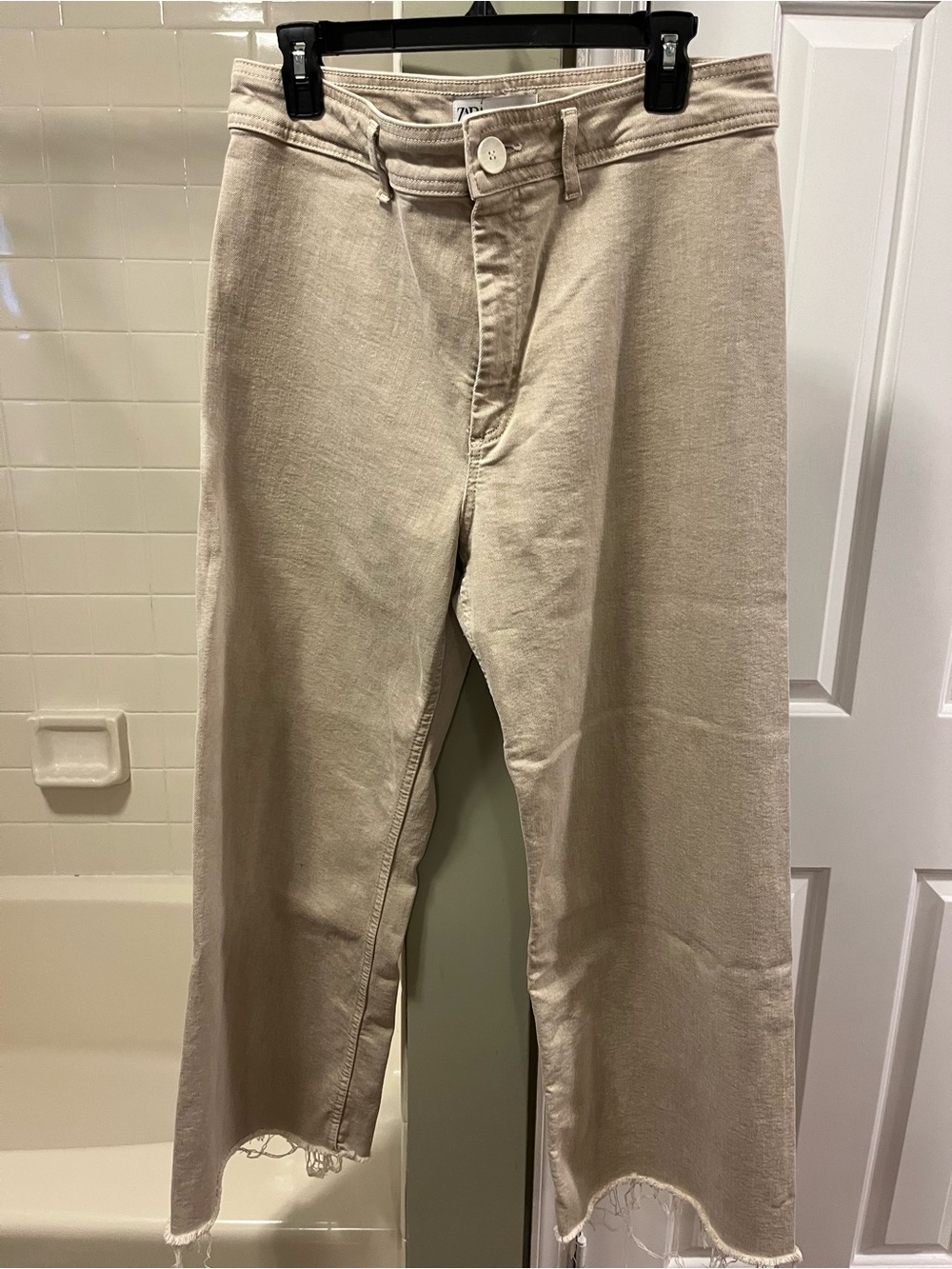 Zara Beige Wide-Leg Jeans. Size 14.